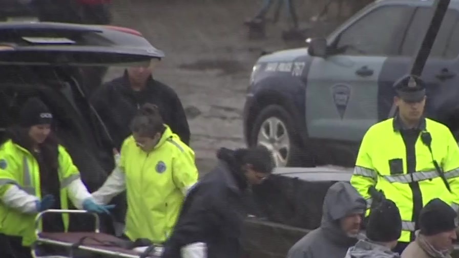警方潜水员从尼波恩塞特河中找回尸体-波士顿新闻、天气、体育