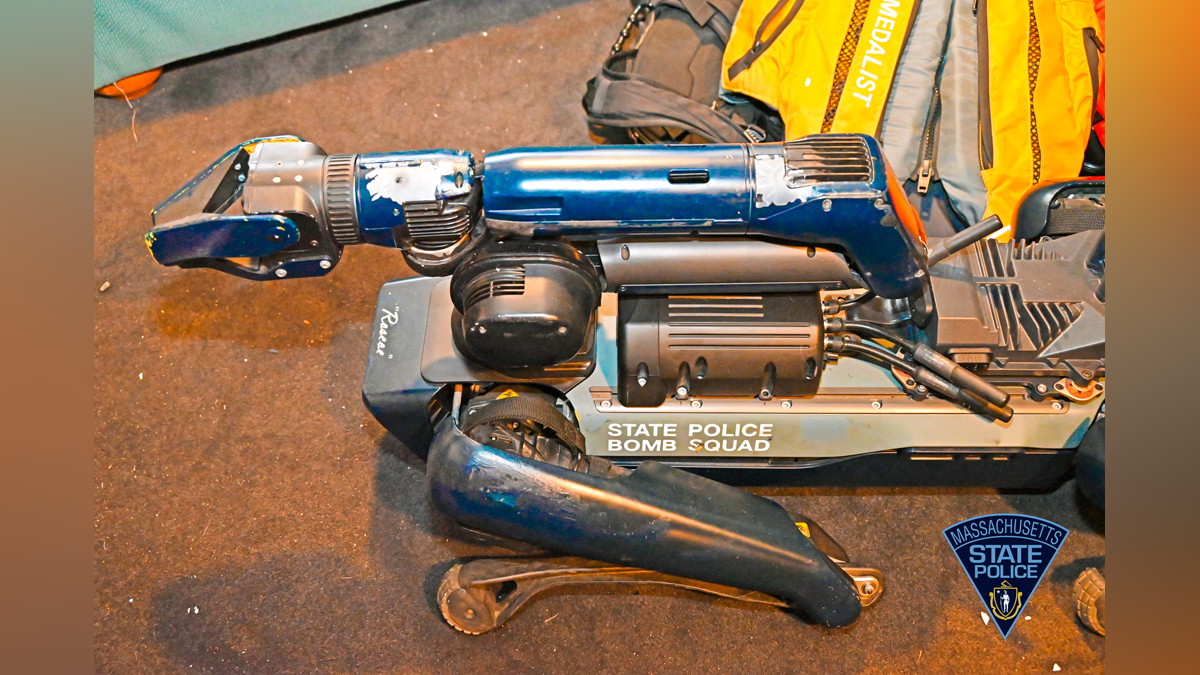 MSP: Robot dog takes bullet for human partners in Hyannis standoff - Boston News, Weather, Sports - Vimarsana News
