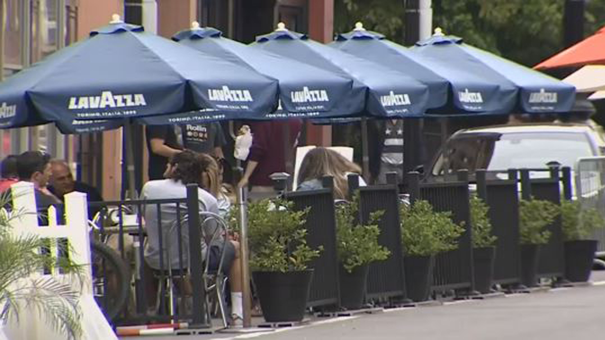 North End restaurant owners protest city’s outdoor dining rules