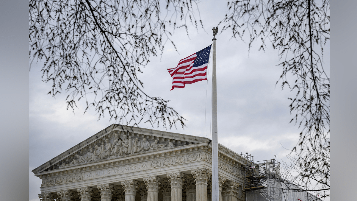 Supreme Court extends freeze on controversial Texas immigration law