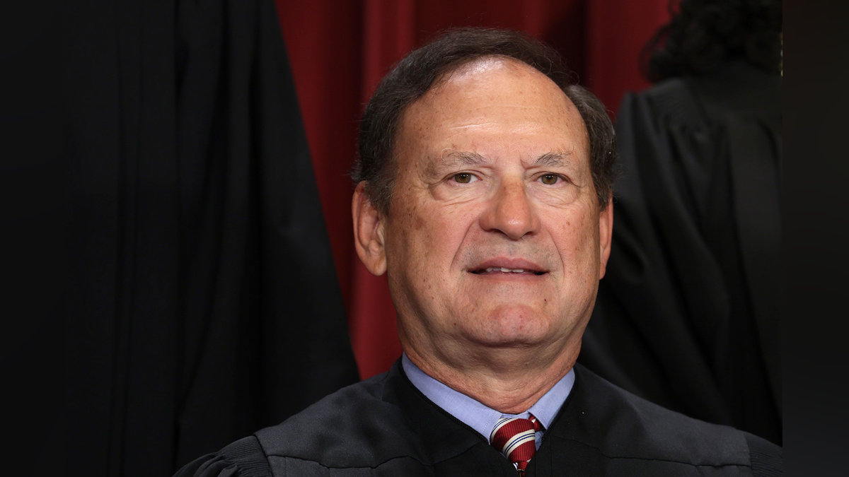 New York Times: Upside-down US flag flew at home of Justice Samuel ...