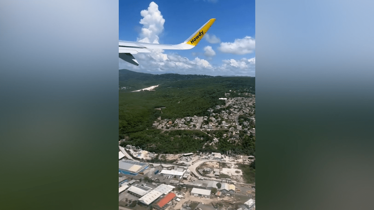 Spirit Airlines passenger says cabin prepared for a possible water ...