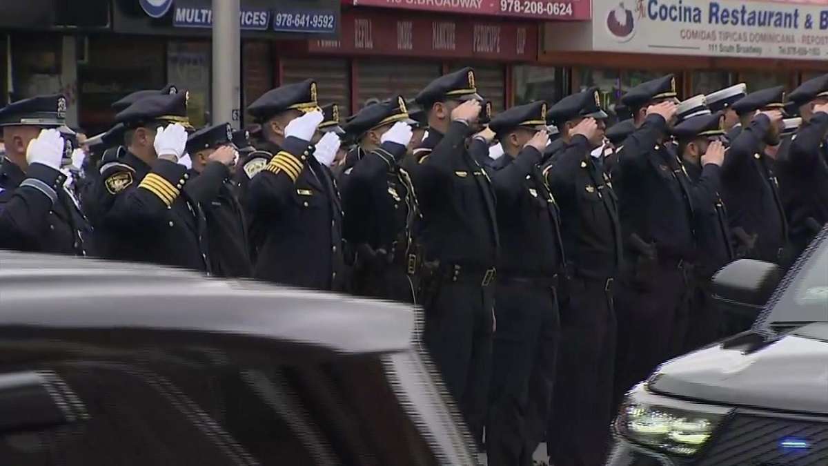 'He's a hero': Hundreds gather for fallen Billerica police sergeant's procession, funeral - Boston News, Weather, Sports - Vimarsana News