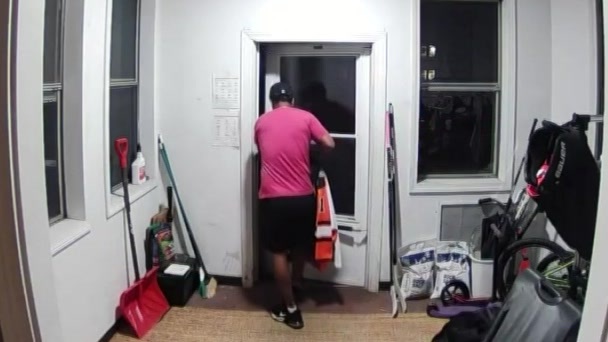 Police search for man who stole hockey jerseys from locked porch in Brighton – Boston News, Weather, Sports Police search for man who stole hockey jerseys from locked porch in Brighton – Boston News, Weather, Sports