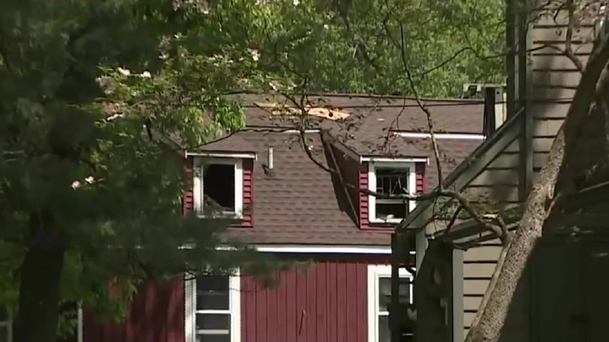 2 cats die after fire breaks out in veterinary hospital in Woburn