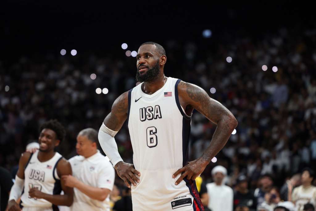 LeBron James to be Team USA’s male flag bearer for Olympic Opening