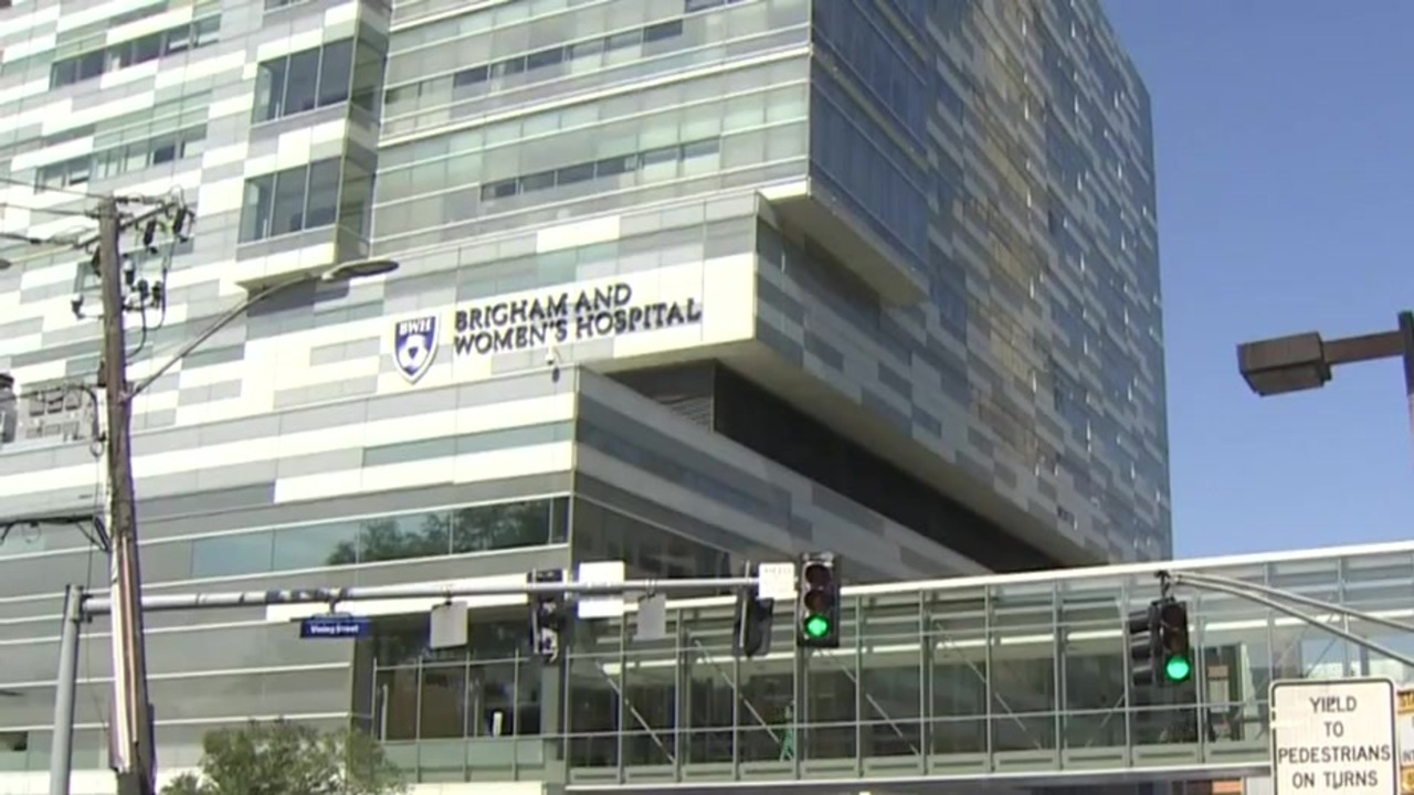 Brigham and Women s Hospital nurses avert strike reach tentative