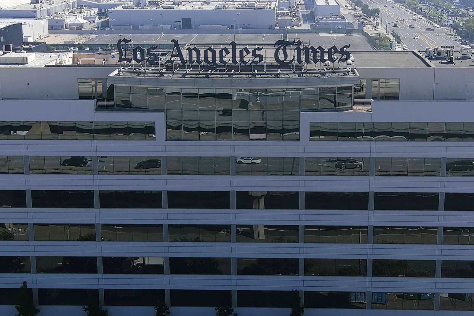 Los Angeles Times editor resigns after newspaper owner blocked plans to ...