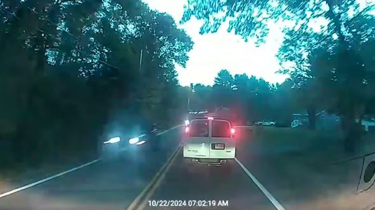 Pelham, NH police looking for van driver in connection with hit and run