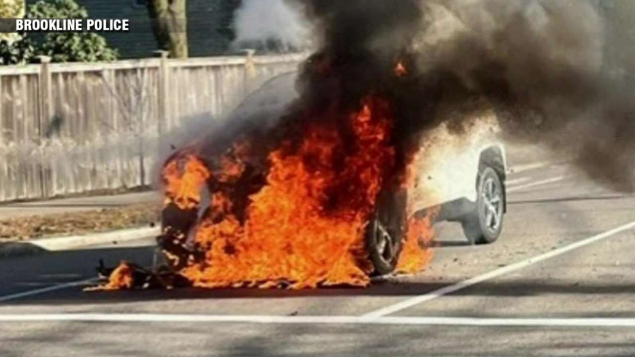 Crews extinguish car fire in Brookline - Boston News, Weather, Sports ...