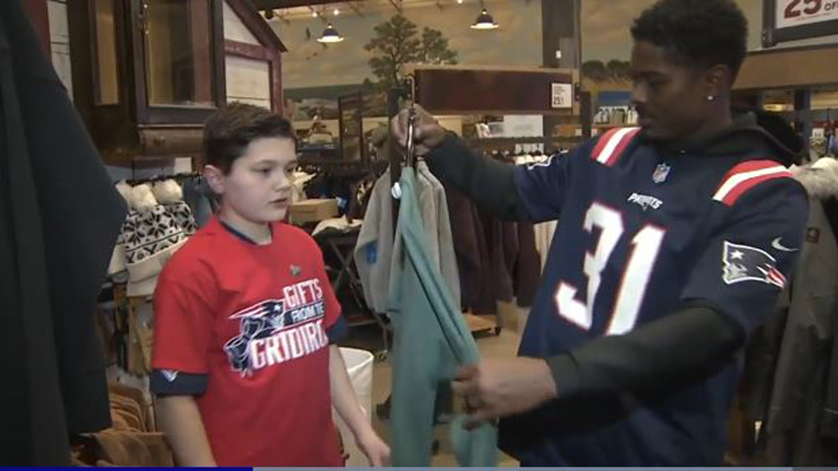 Pats players take local kids on a shopping spree ahead of holidays – Boston News, Weather, Sports | WHDH 7News