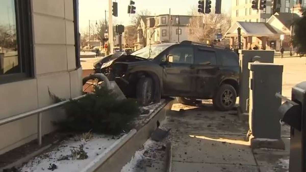 Police investigating South Boston crash that left pedestrian dead, 2 ...