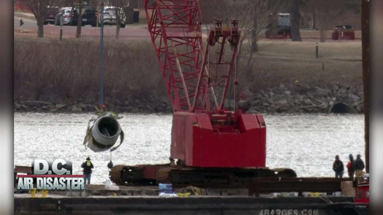 Crews recover engine, large portion of jet from river after deadly air ...