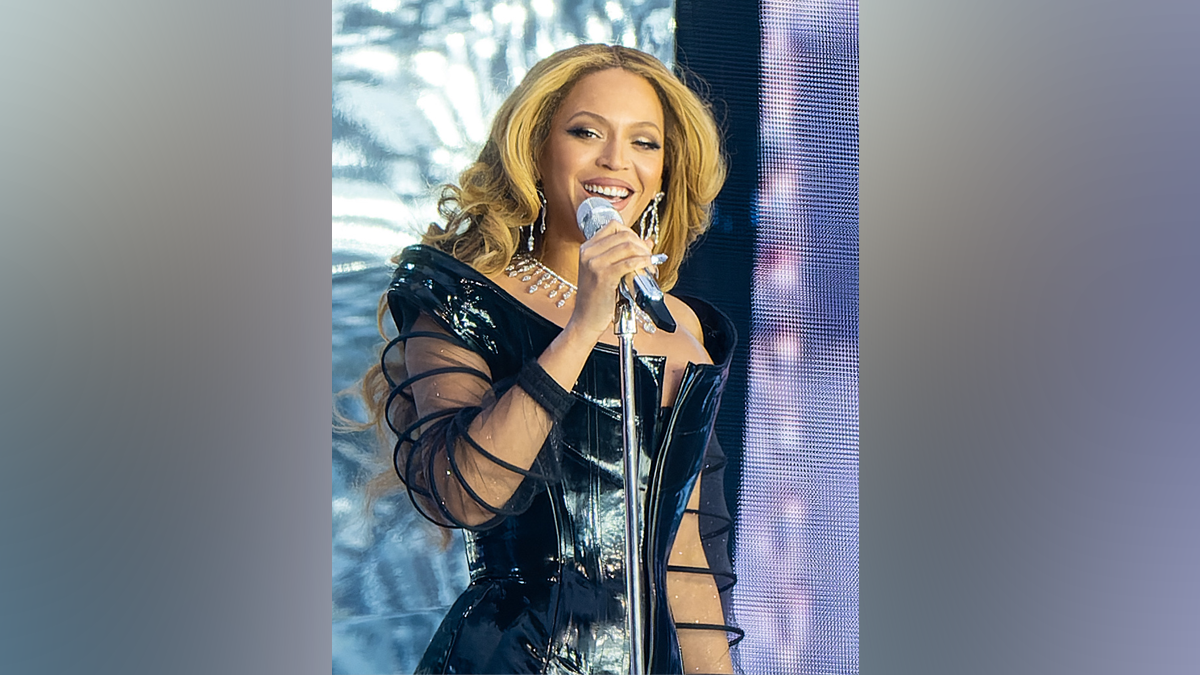 Beyoncé wins album of the year at the 2025 Grammys for ‘Cowboy Carter’ - Boston News, Weather, Sports | WHDH 7News