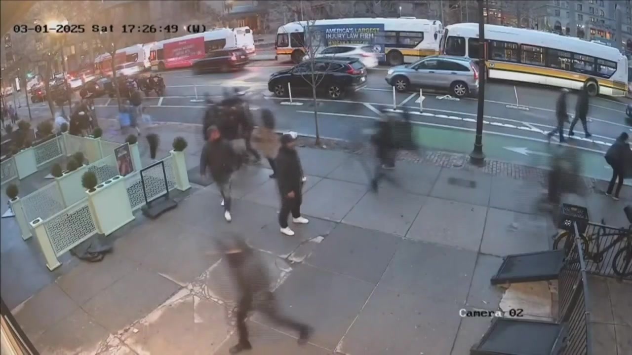 Un homme de 32 ans a été indiqué en tant qu'homme brandissant un ...