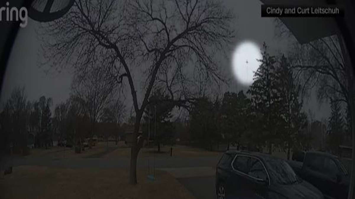 At least 1 dead after plane crashes into home in Minneapolis suburb of ...