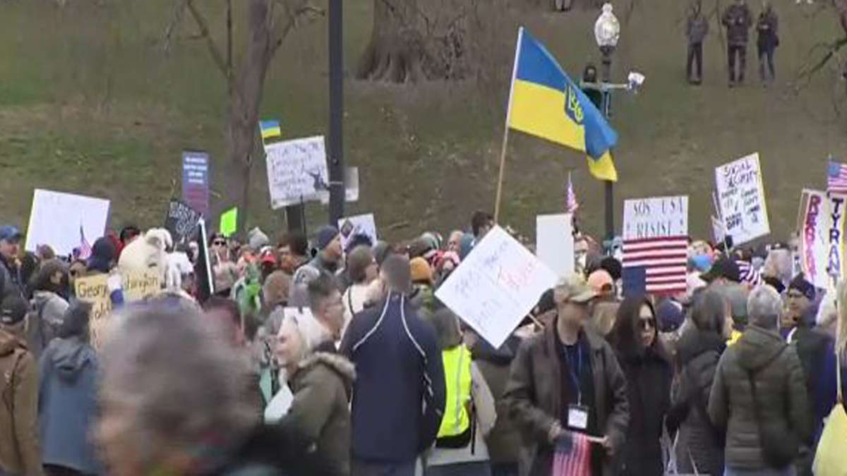 Protesters tee off against Trump and Musk in ‘Hands Off!’ rallies ...