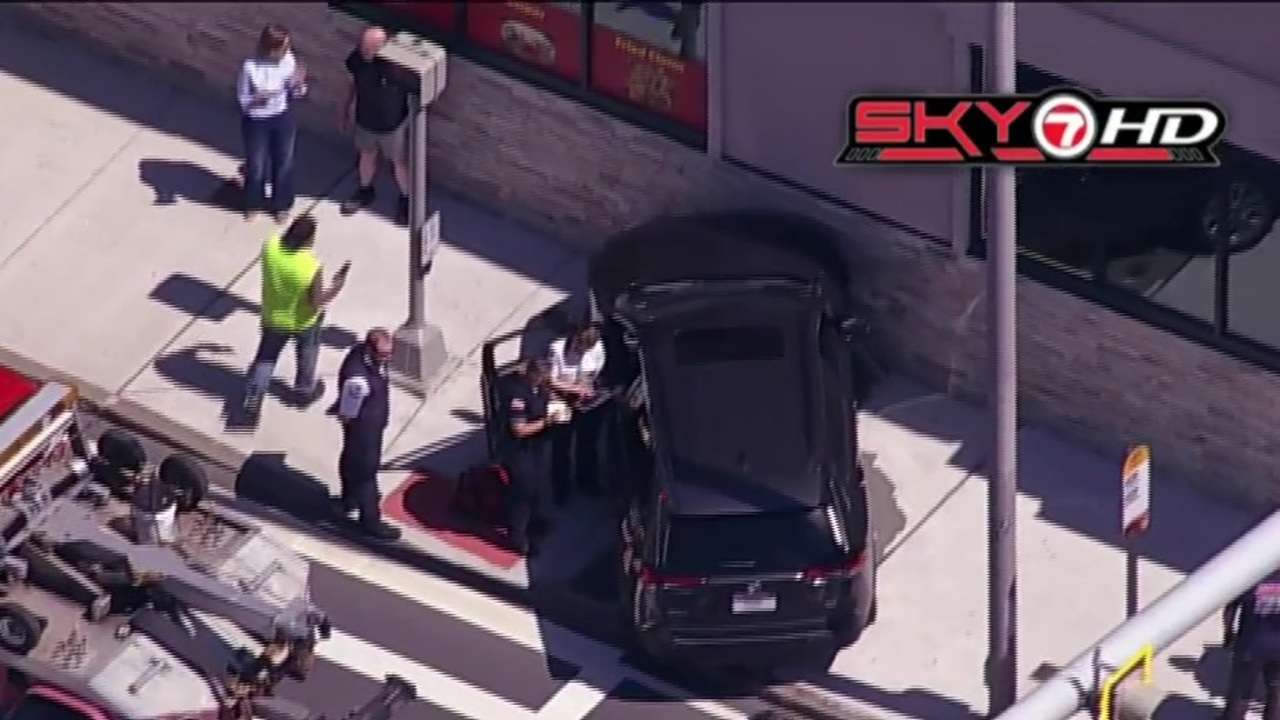 Car crashes into Lynn building - Boston News, Weather, Sports | WHDH 7News