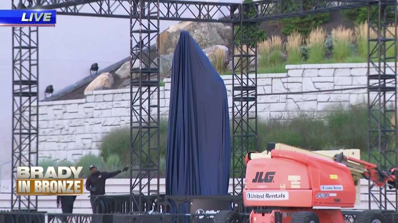 Patriots to unveil 12-foot statue of Tom Brady outside Gillette Stadium