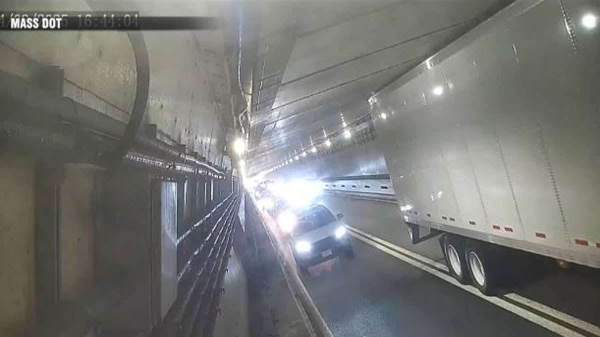 WATCH Overheight Truck Gets Stuck In Sumner Tunnel Slowing Evening watch-overheight-truck-gets-stuck-in-sumner-tunnel-slowing-evening