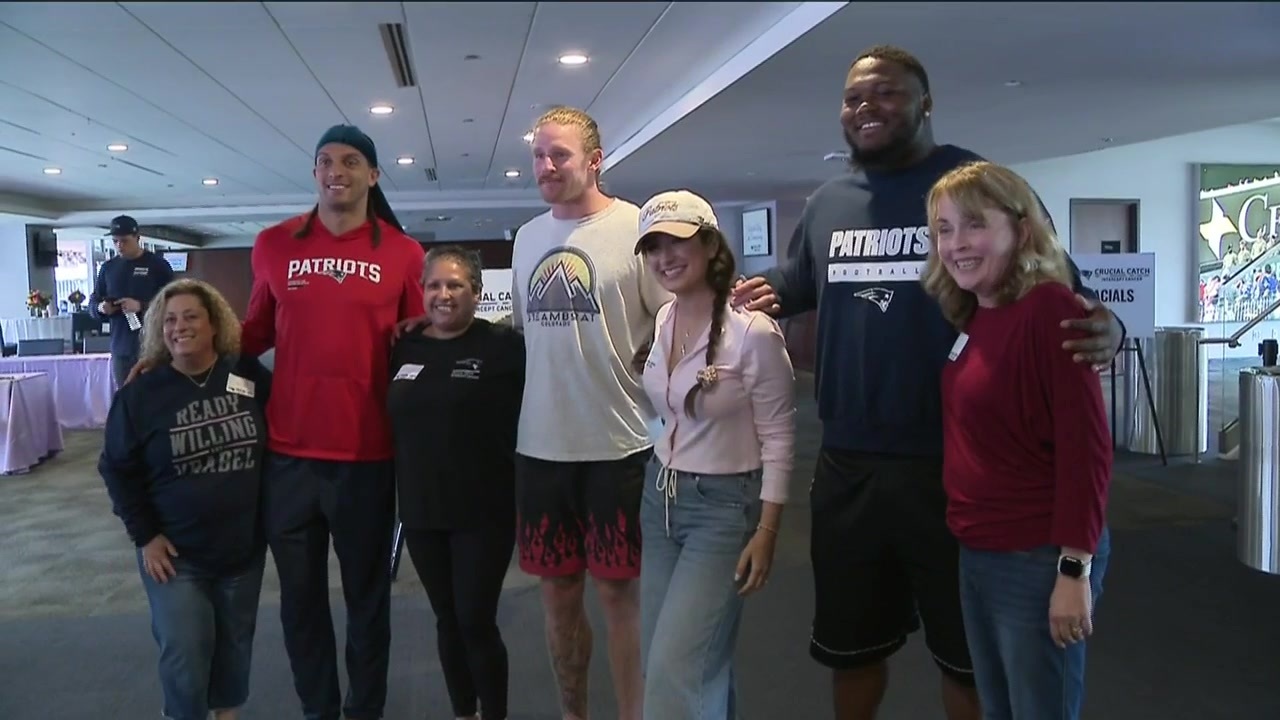 Robert Kraft surprises cancer survivors with Patriots tickets during ...