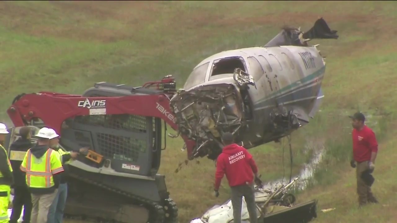 Wreckage of crashed plane removed from highway in Dartmouth