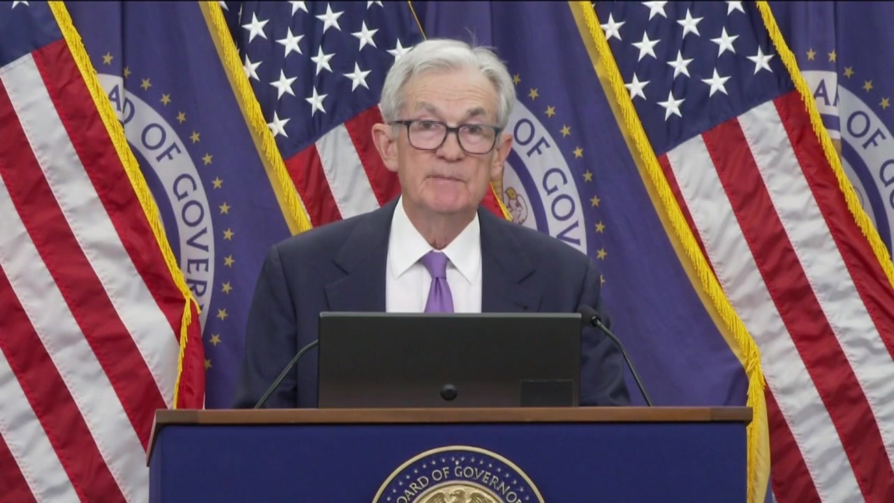 Trump threatens to fire Powell if the Fed Chair decides to stay on after his term ends next month