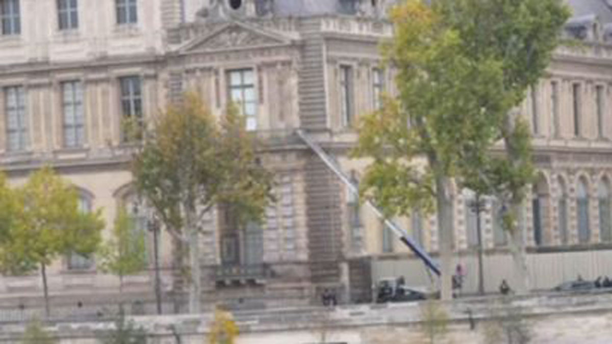 Suspects arrested over brazen jewel theft from Paris’ Louvre museum