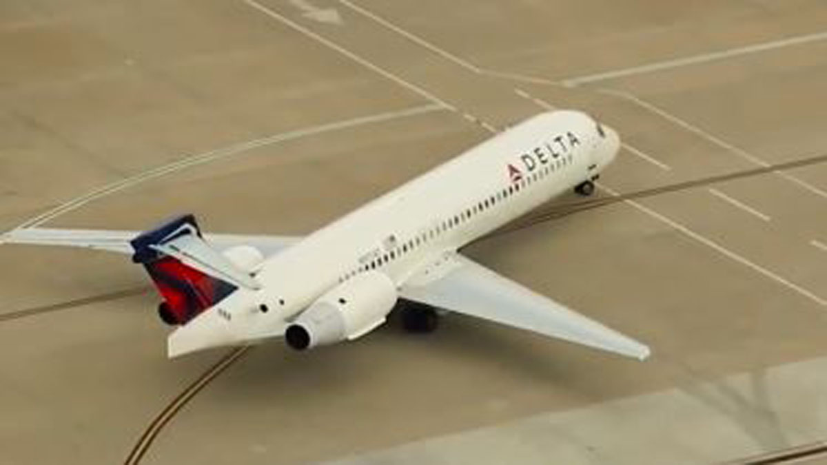 FAA takes first steps to restore flights after shutdown strain, but some limits remain