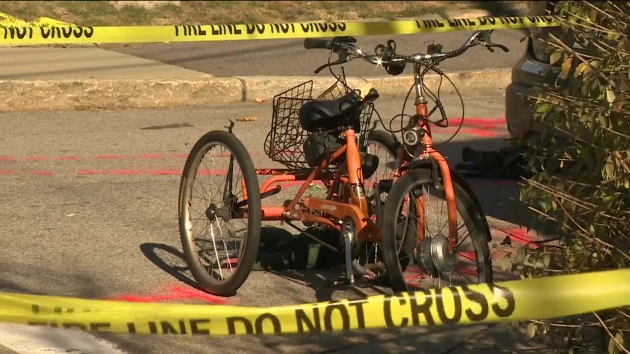 FRAMINGHAM, MASS. (WHDH) - A man has been charged in connection with a fatal hit-and-run in Framingham Wednesday, according to Middlesex District Attorney Marian Ryan<a class="excerpt-read-more" href="https://whdh.com/news/man-charged-in-connection-with-deadly-tricycle-hit-and-run-in-framingham/">Read More</a>