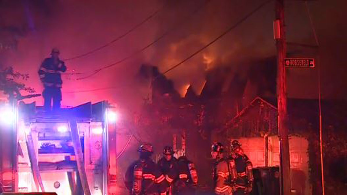 Crews battle 3-alarm fire that destroyed building in Salem