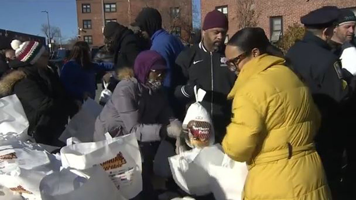 Thousands of turkeys handed out in Boston during 5th annual Worrell Turkey Drive