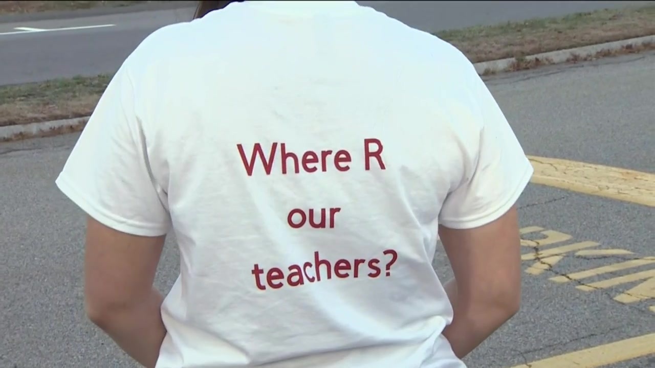 Whitman-Hanson students show solidarity with laid off teachers, staff