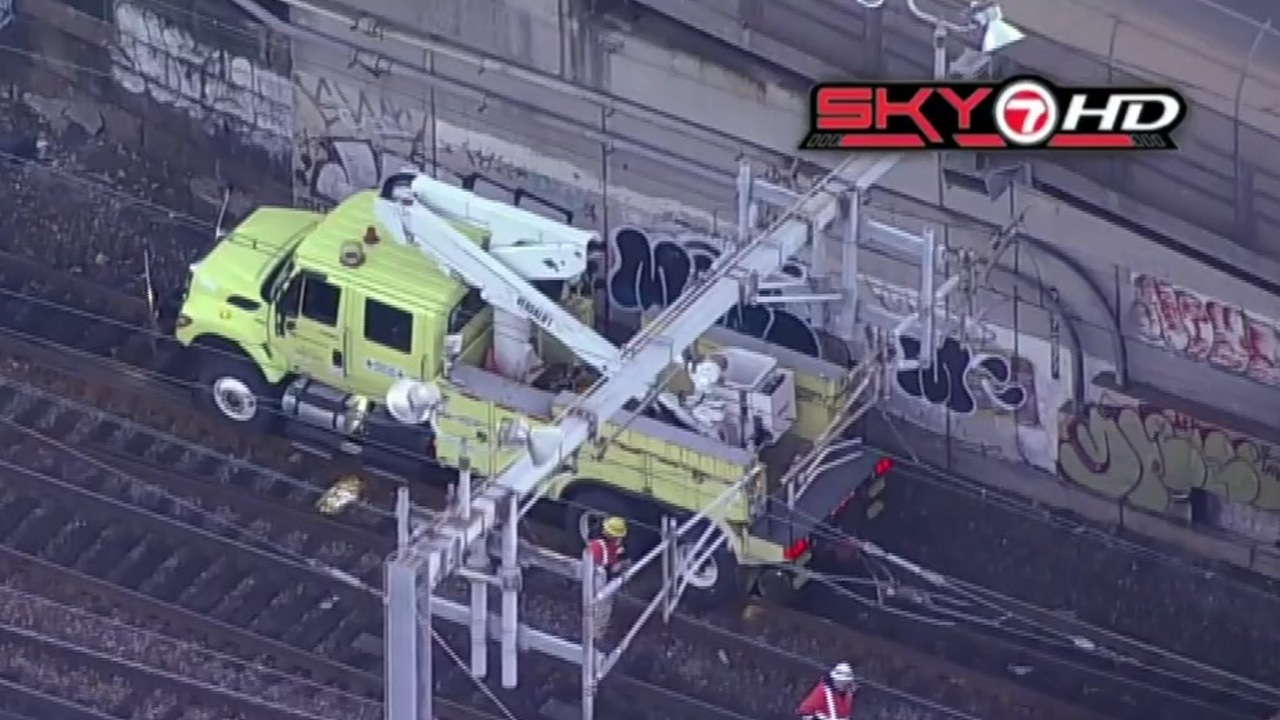 BOSTON (WHDH) - All Amtrak service in and out of Boston is temporarily stopped Monday due to downed overhead wires blocking the tracks, causing extended<a class="excerpt-read-more" href="https://whdh.com/news/all-amtrak-service-out-of-boston-temporarily-stopped-due-to-downed-wires/">Read More</a>