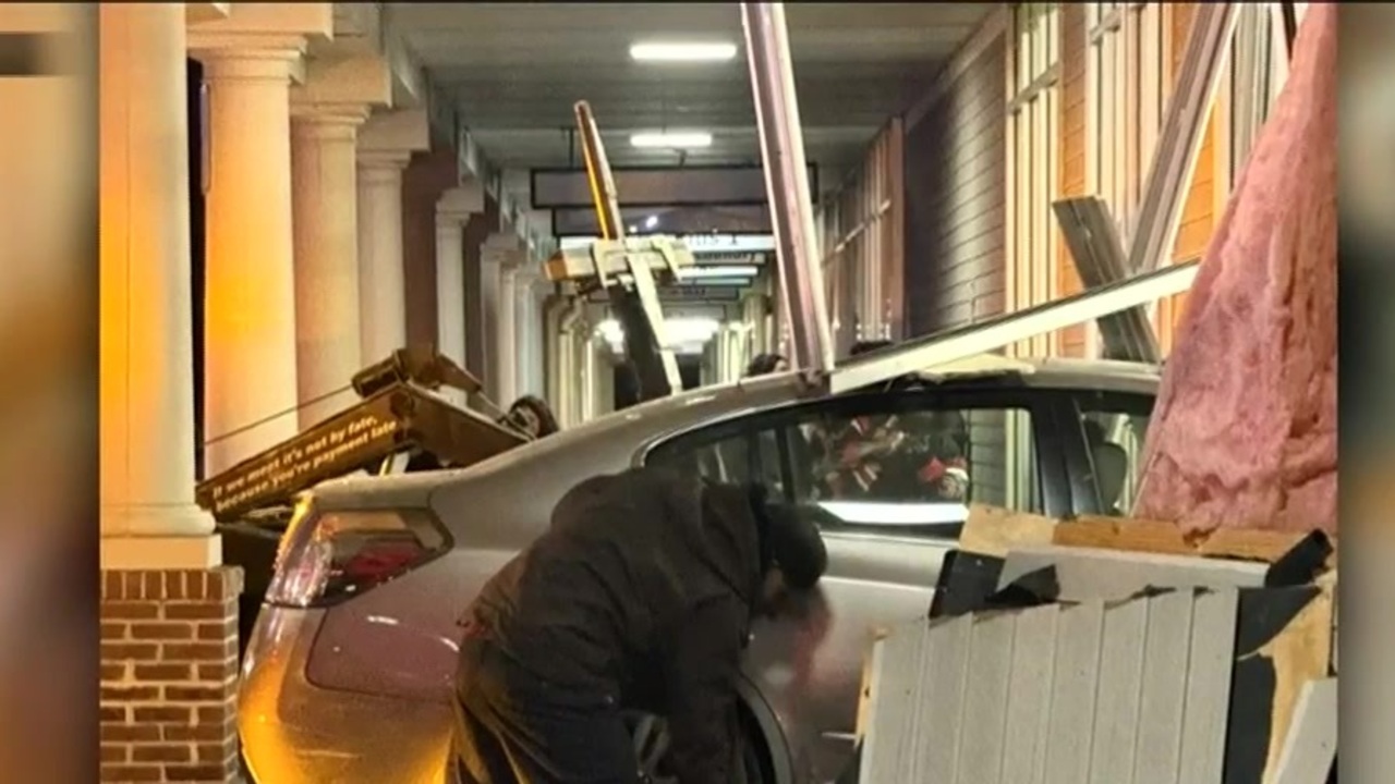 Car crashes into Dollar Tree in Worcester