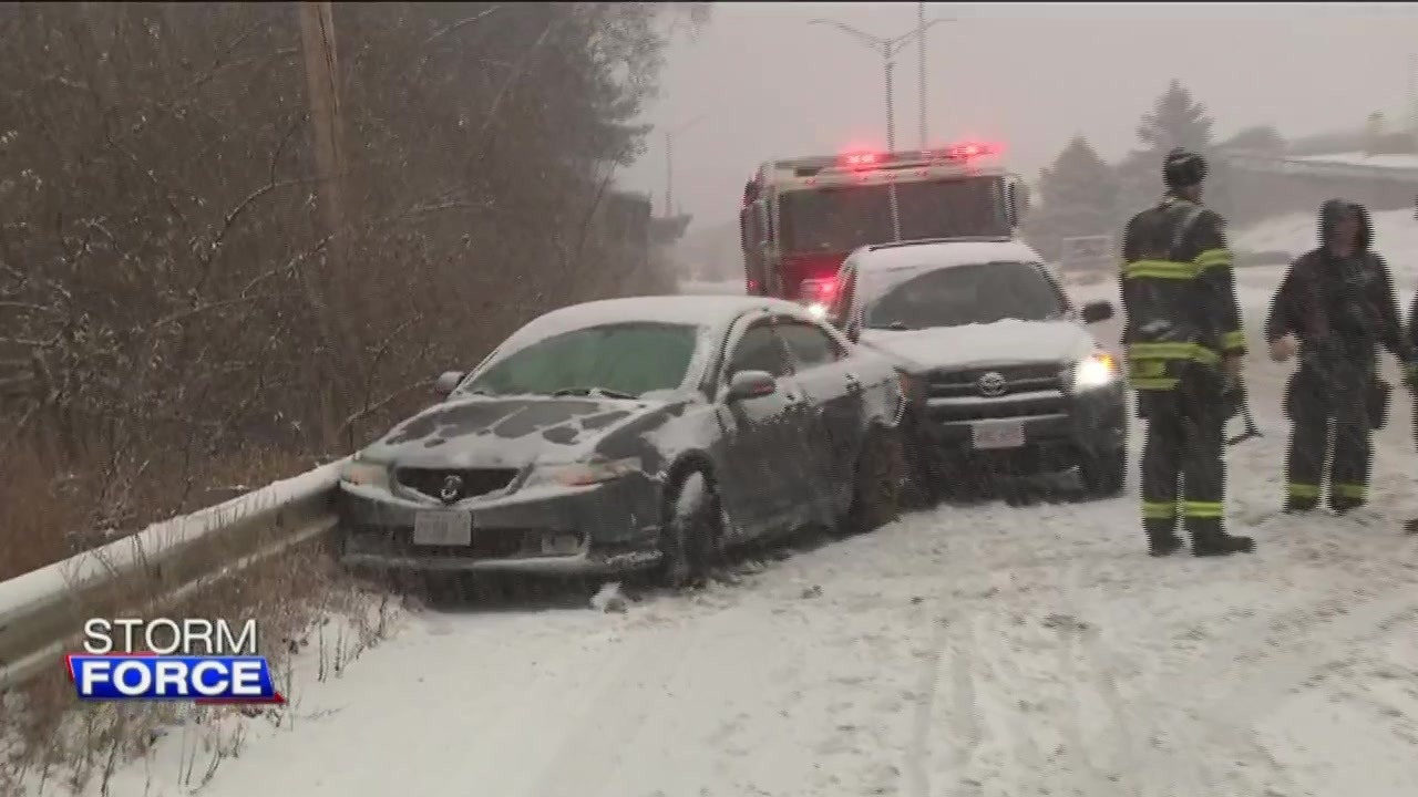 Snow hits parts of central Mass., leading to accidents piling up