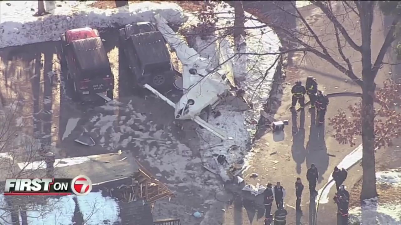 First on 7: Small plane crashes into Nashua, NH neighborhood, injuring pilot