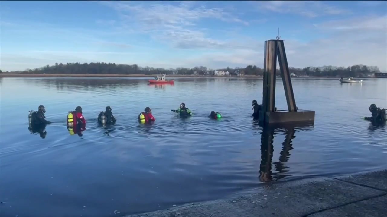 NEWBURYPORT, MASS. (WHDH) - Rescue operations in Newburyport are set to enter day two Thursday as state police and the U.S. Coast Guard search for<a class="excerpt-read-more" href="https://whdh.com/news/rescue-workers-to-resume-search-for-missing-boater-in-merrimack-river/">Read More</a>