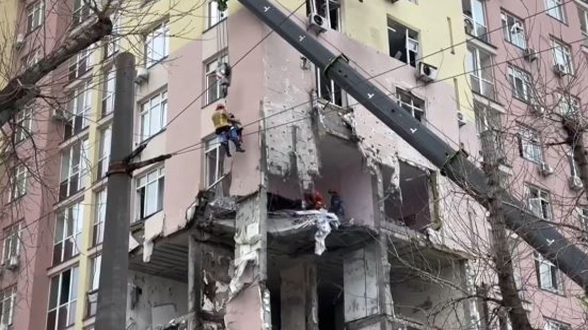 Russia strikes Ukraine’s capital and kills at least 1 person a day before Zelenskyy-Trump meeting