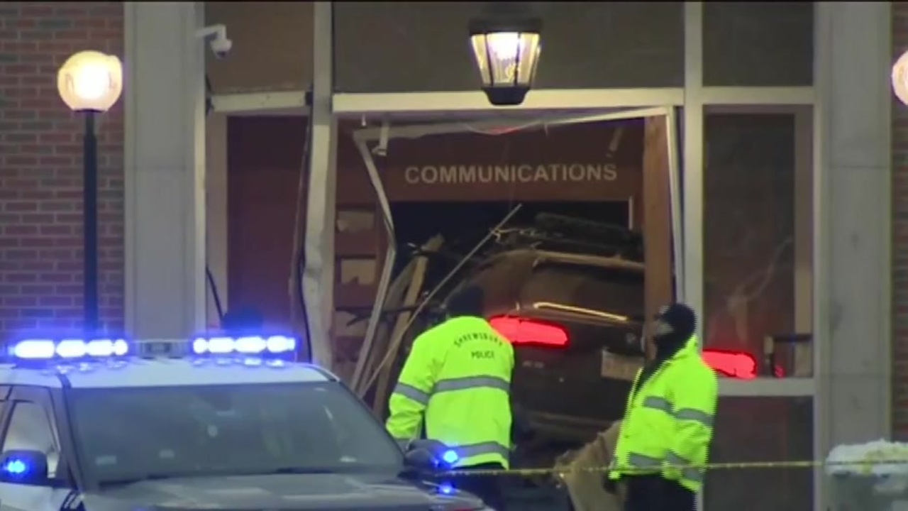 Witnesses: Man accused of crashing into Shrewsbury PD was trying to be shot by police