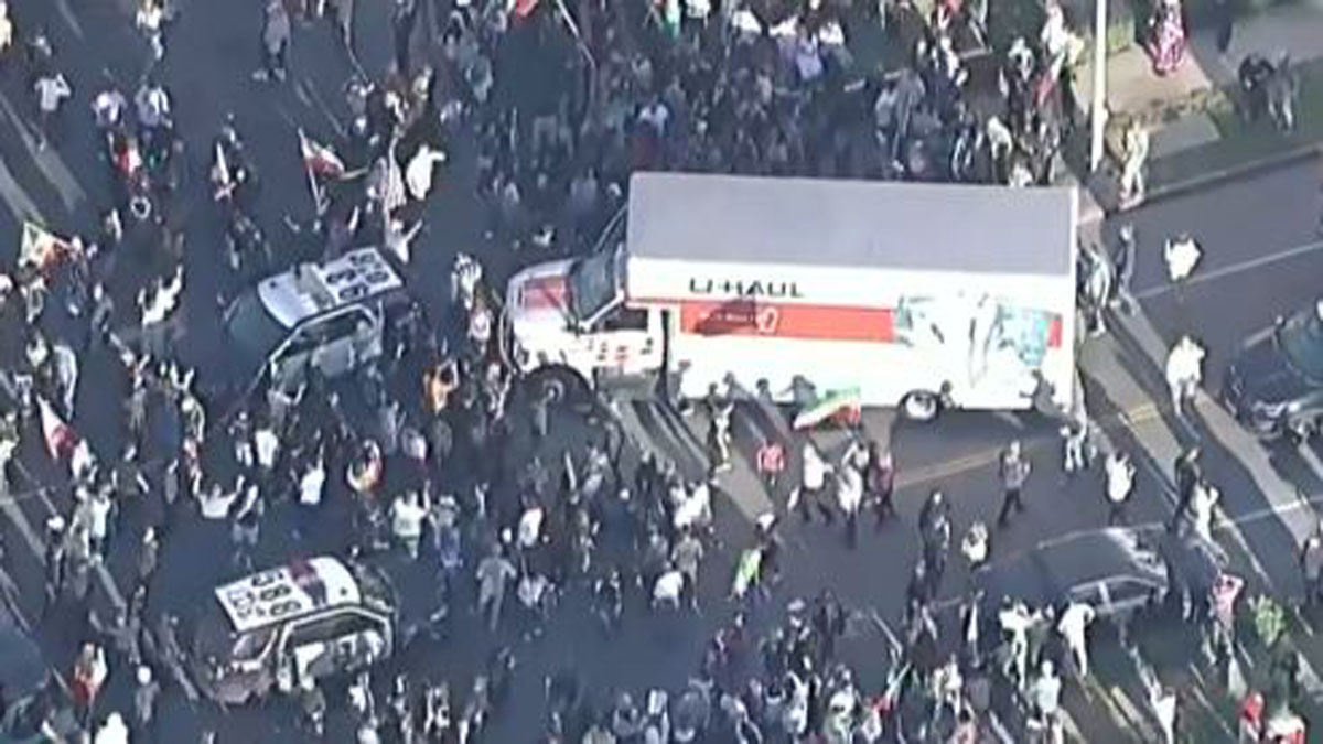 One protester injured at demonstration in Los Angeles against Iranian government