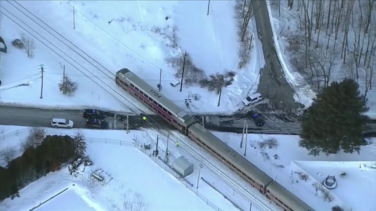 HAVERHILL, MASS. (WHDH) - A Commuter Rail train in Haverhill hit a person Tuesday morning, firefighters said.Haverhill Train 208 was suspended; police were on scene.<a class="excerpt-read-more" href="https://whdh.com/news/person-hit-by-train-in-haverhill/">Read More</a>