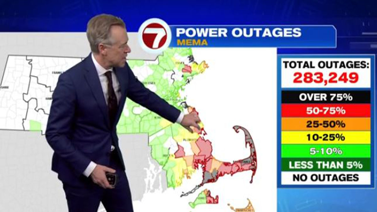 More than 250,000 without power as blizzard lashes Massachusetts with high winds