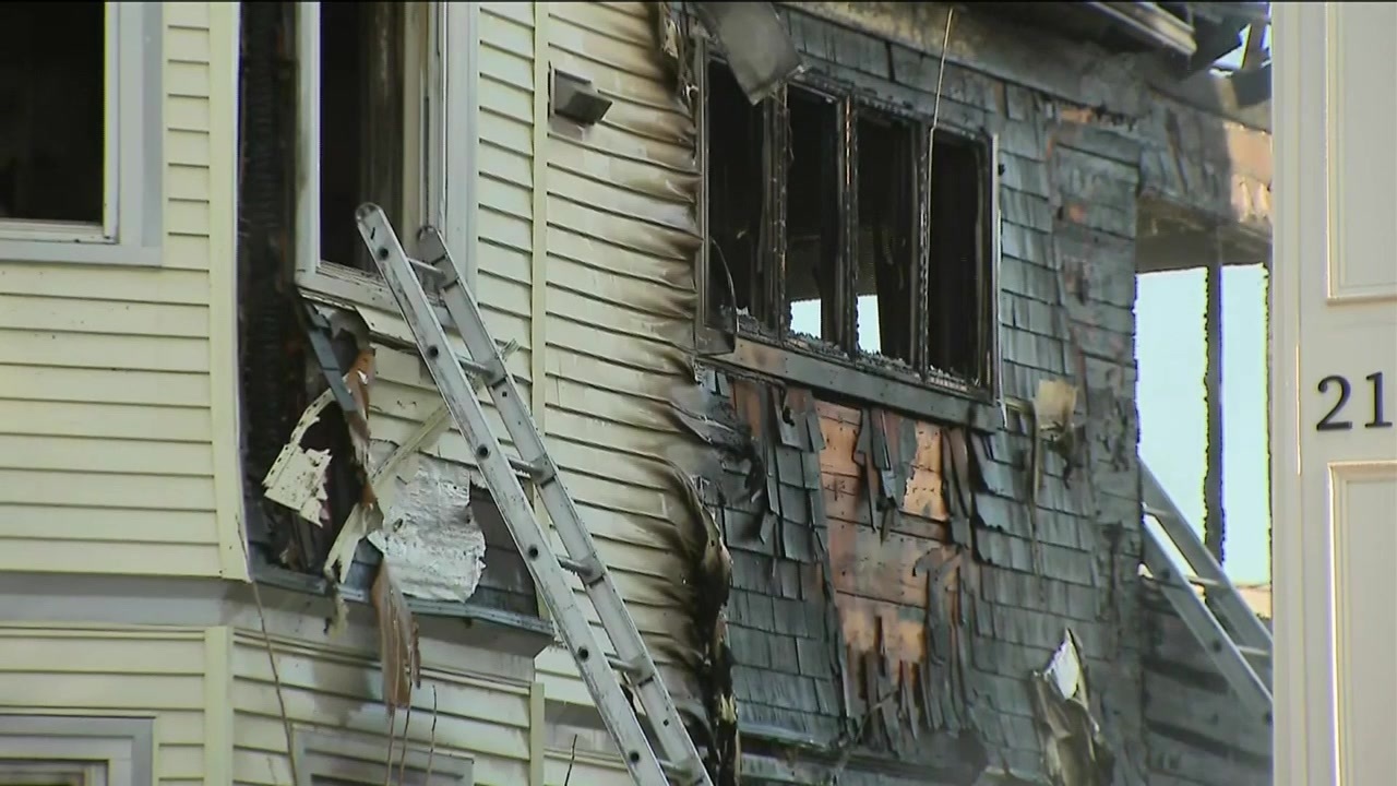 Fire breaks out at multifamily home in Medford