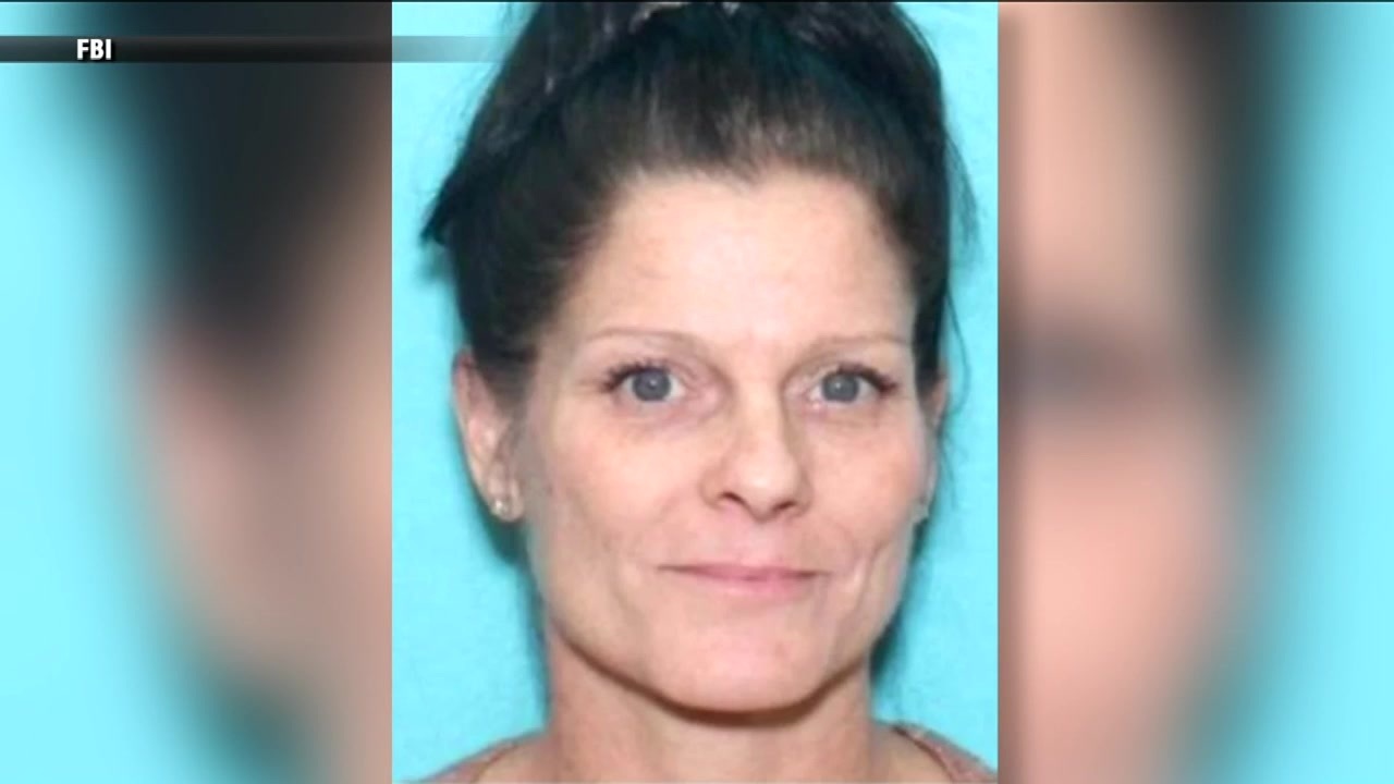 TYNGSBORO, MASS. (WHDH) - Investigators equipped with jackhammers made a chilling discovered when they dug up human remains buried under the floor of a garage<a class="excerpt-read-more" href="https://whdh.com/news/remains-found-buried-under-garage-in-tyngsboro-may-belong-to-missing-lowell-woman-da-says/">Read More</a>