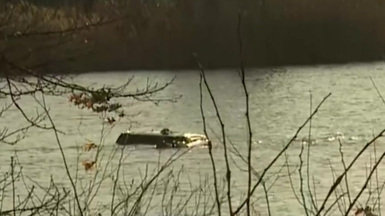 Car plunges into Peabody pond