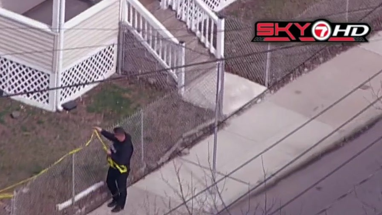 2 people hospitalized after stabbing in Hyde Park