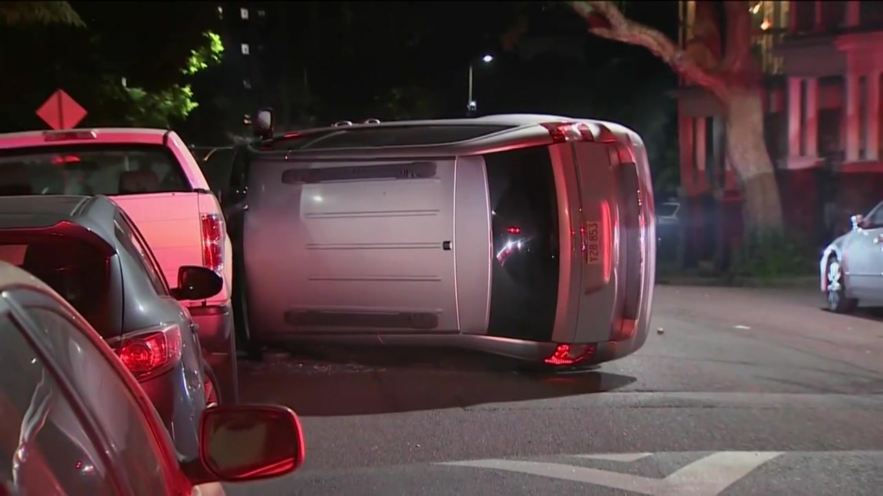 Minivan in rollover wreck in Dorchester