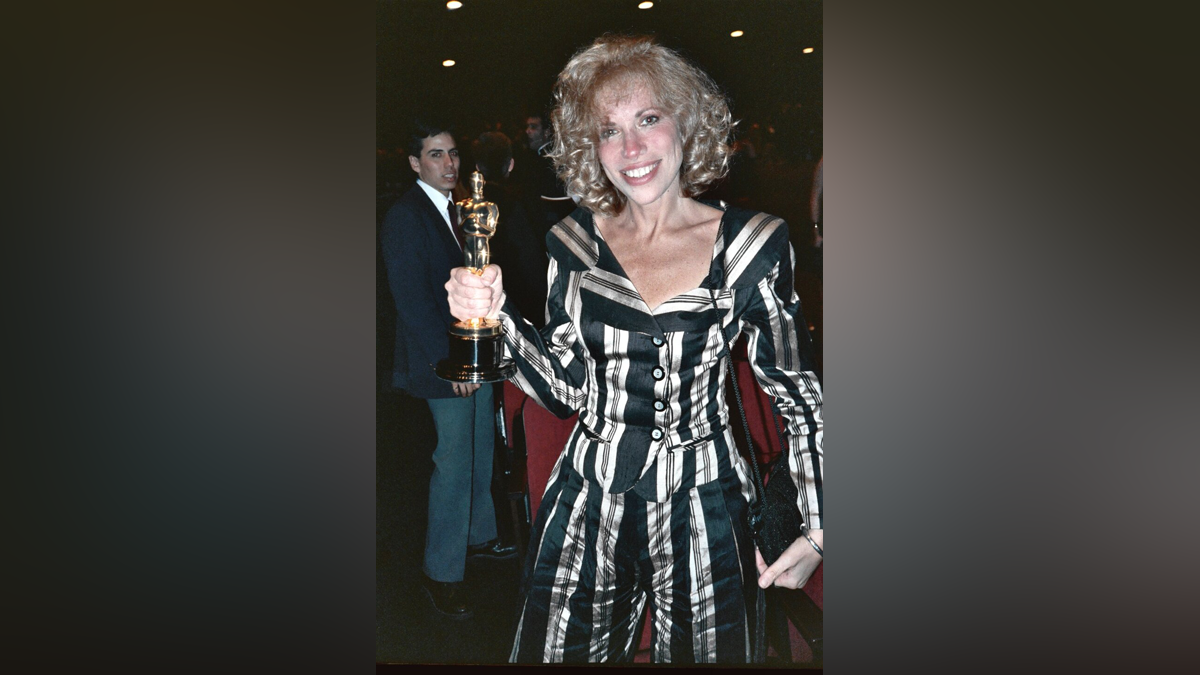 Carly Simon has been diagnosed with Parkinson’s disease, treated for skin cancer
