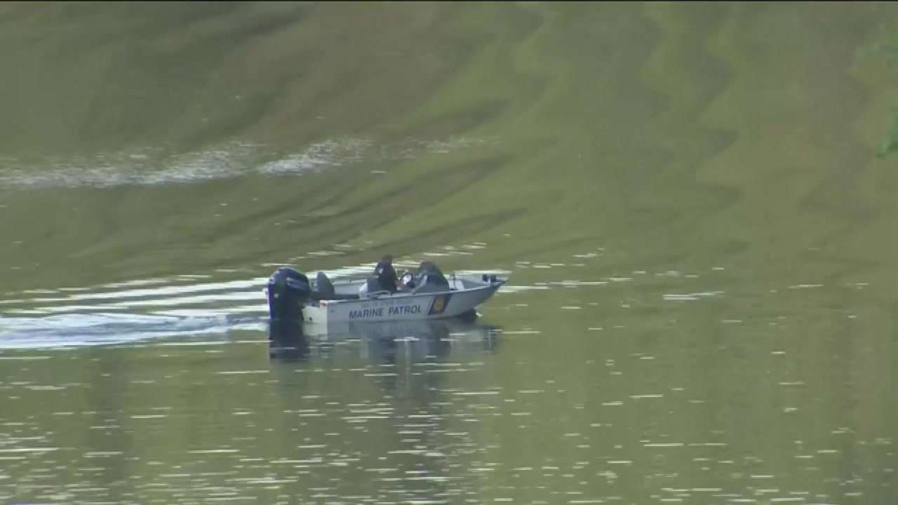 Officials investigating boat crash in New Hampshire